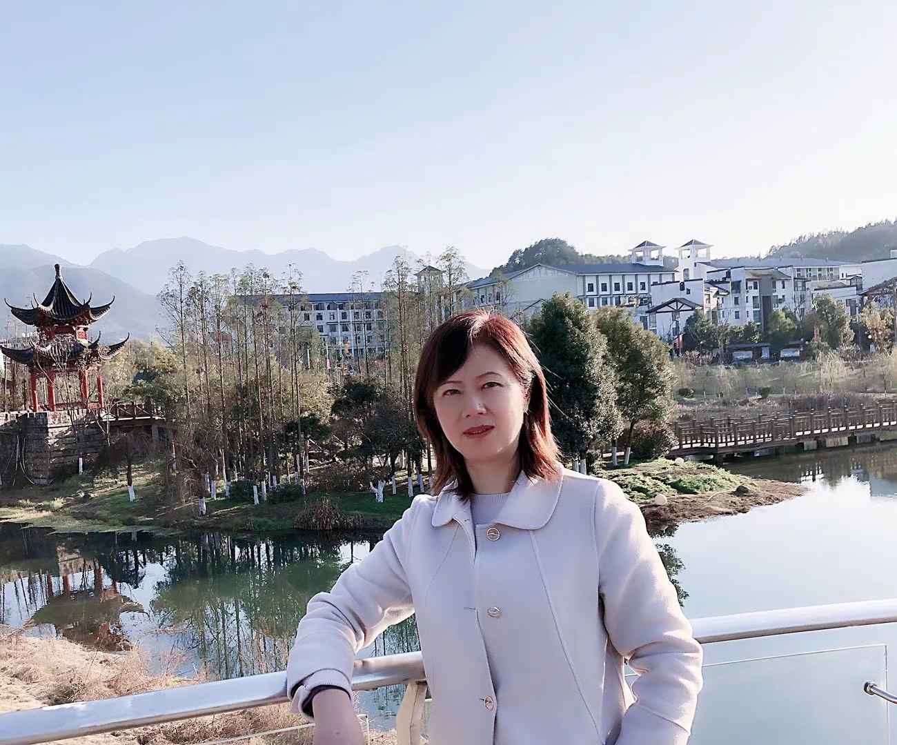 肖琴老师图片.jpg